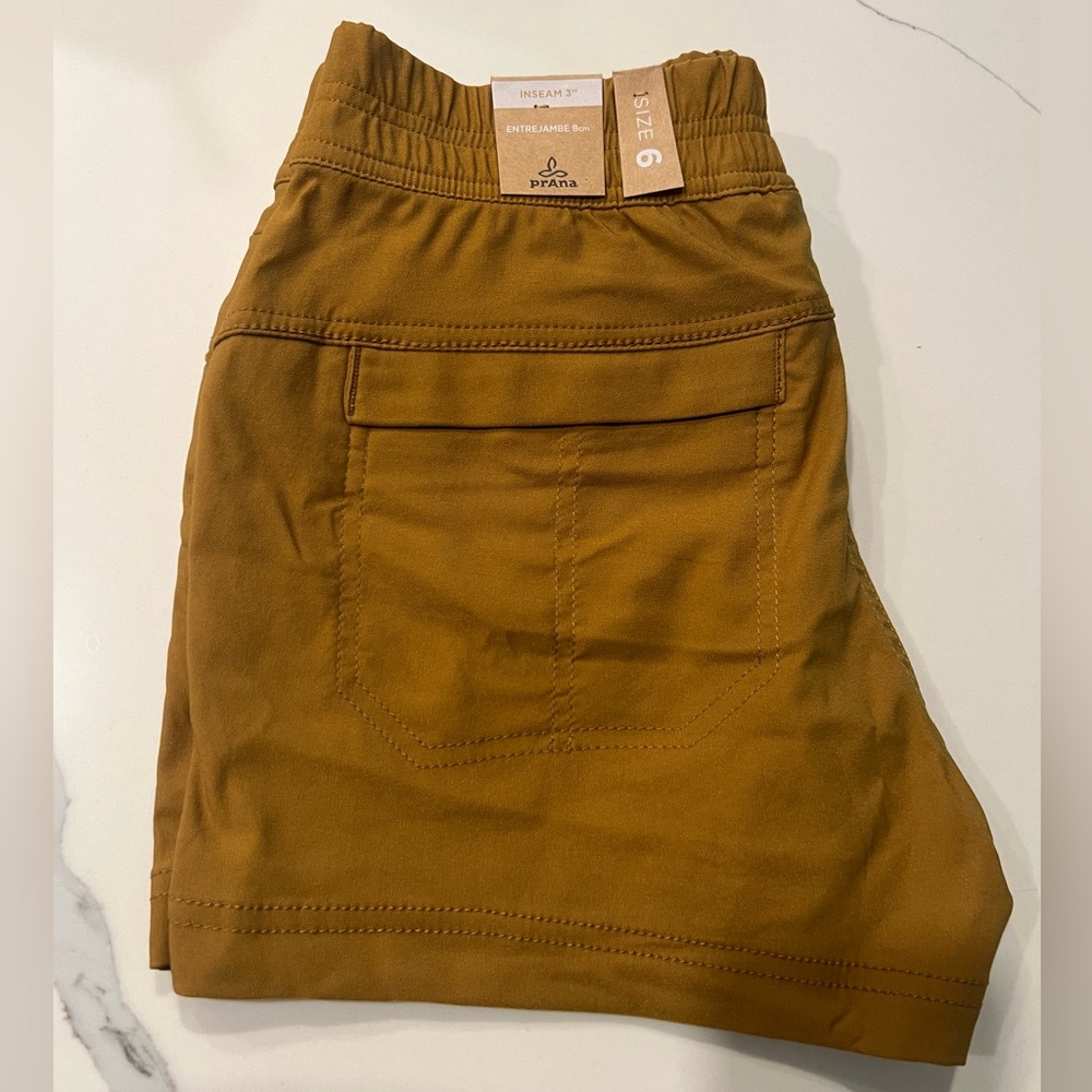 NWT Prana Halle E-Waist Short II size 6